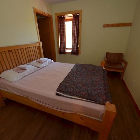 Auberge Jeunesse De Tadoussac Bagian luar foto