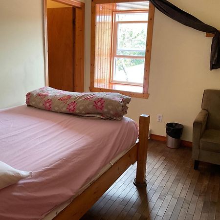 Auberge Jeunesse De Tadoussac Bagian luar foto